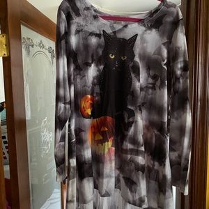 Halloween hi/lo shirt.